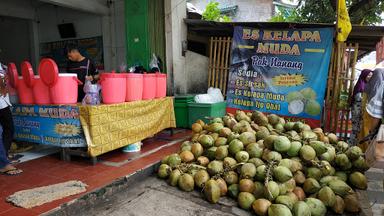 ES KELAPA MUDA PAK NANANG