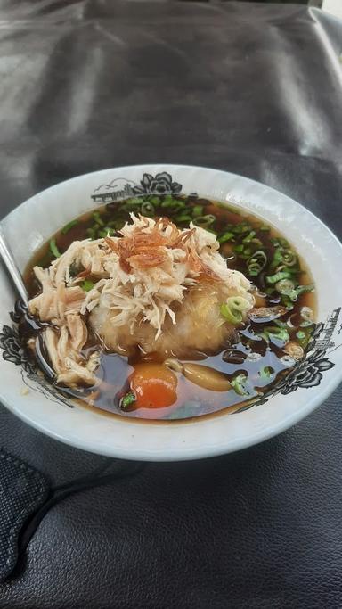 BUBUR SOP AYAM WADARMIN LAWANGGADA