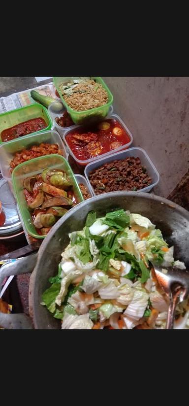 LONTONG SAYUR IBU NUNUNG