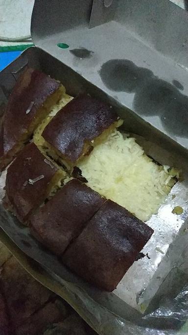 MARTABAK GENDUT PULASAREN