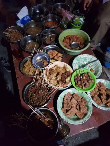 NASI JAMBLANG PASAR BALONG (TENGAH MALAM)