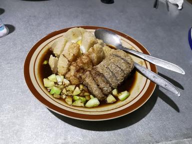 PEMPEK & MARTABAK ACHAHE PELAJU