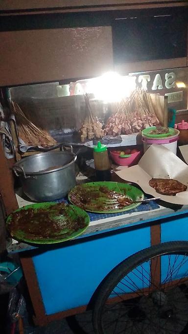 SATE DAN SOTO MADURA BANG SAI