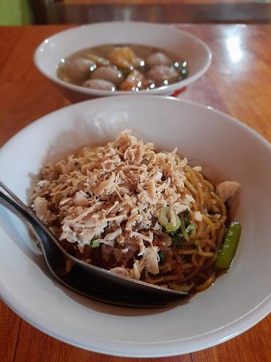 YAMIEN BAKSO CEKER CABANG PEMUDA