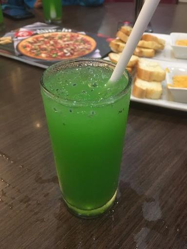 PIZZA HUT RESTORAN - SENAPELAN PEKANBARU