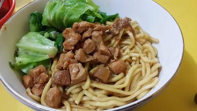 MIE AYAM JUARA PALABUHANRATU