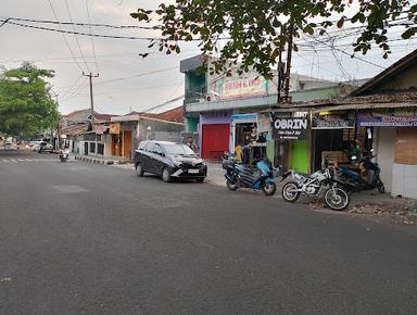 RUMAH MAKAN PADANG SAMBAL IJO