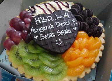 KEDAI AILA PIE & CAKE