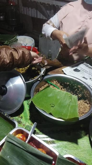 WEDANG JAHE DAN WARUNG MAKAN  IBU SIRENG 