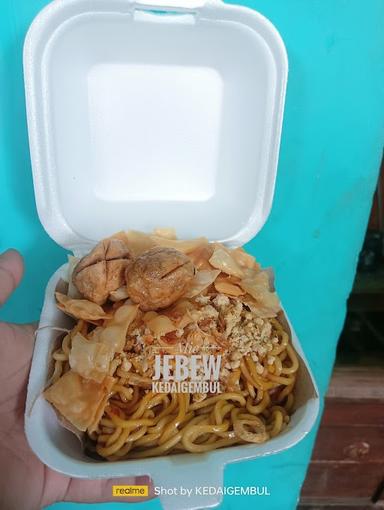 KEDAI SUSU DAN JAJANAN MURMER