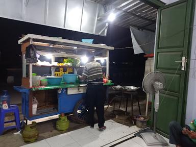 BAKSO DAN MIE AYAM MAS BAYU