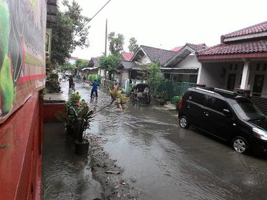 KEDAI SARASWATI KEBONDALEM