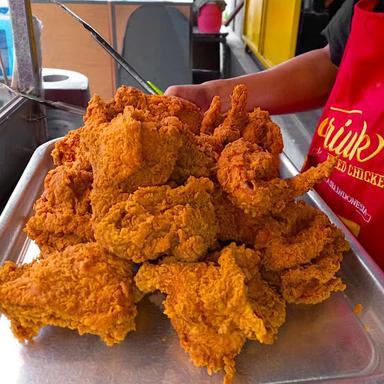 RUMAH MAKAN AYAM GORENG ENAK MBA TATA PEMALANG