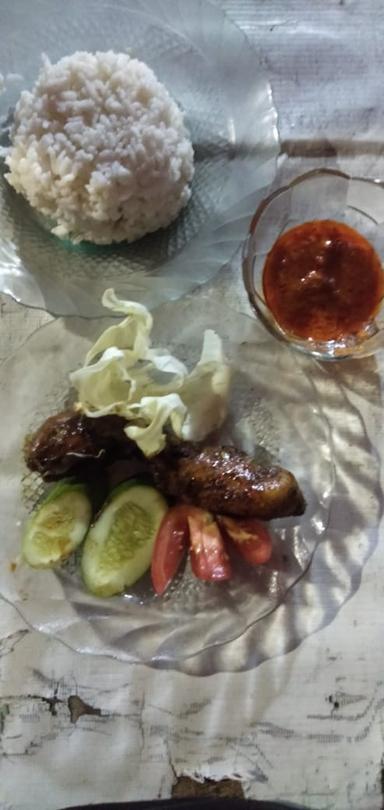 SATE AYAM PRIBUMI DAN AYAM BAKAR