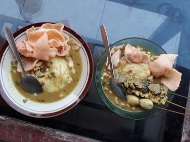 WARUNG MAKAN BUBUR AYAM PAK CHARMAD