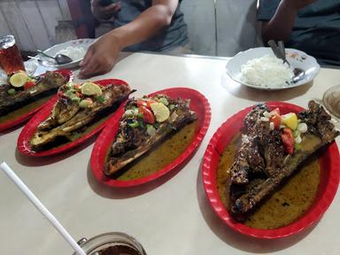 WARUNG MAKAN IKAN MANYUNG