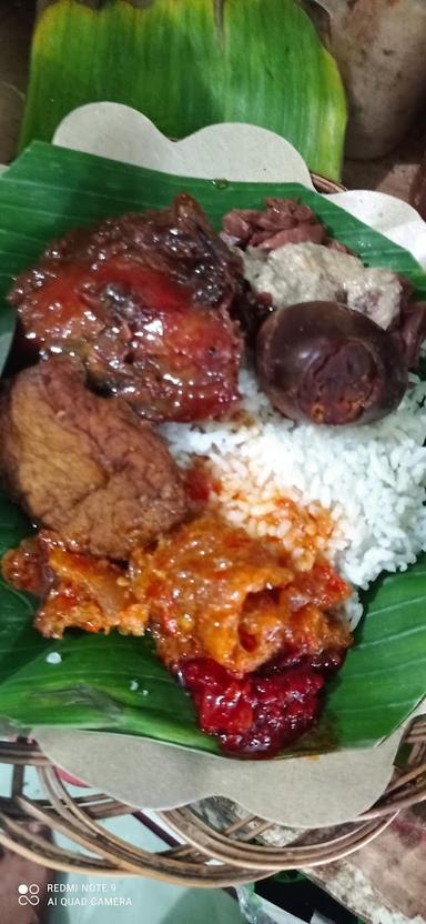 WARUNG MAKAN MBA ARTI GUDEG SAMBAL TUMPANG