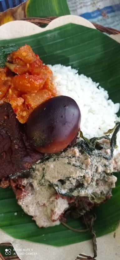 WARUNG MAKAN MBA ARTI GUDEG SAMBAL TUMPANG