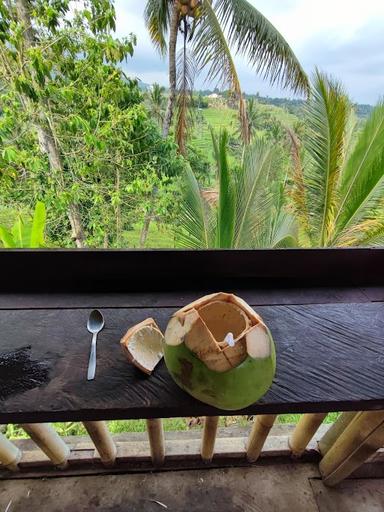 JATILUWIH SNACKS AND COCONUTS