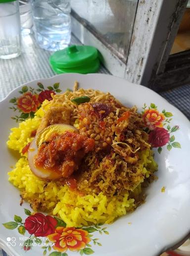 WARUNG NASI KUNING BIANG RIKA