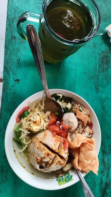 BAKSO GOYANG LIDAH PAK WASIT