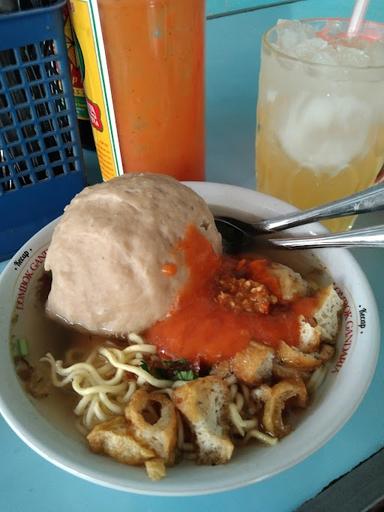 BAKSO GOYANG LIDAH PAK WASIT