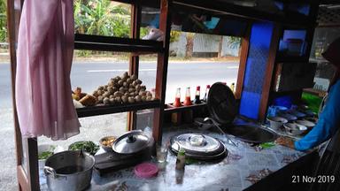 BAKSO MIE AYAM PAK SIDI