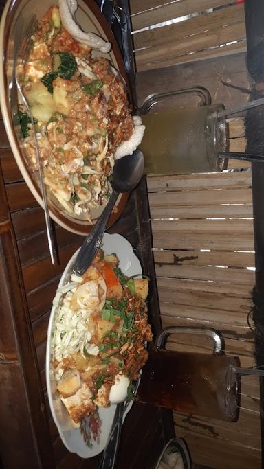 GADO-GADO DAN LOTEK MBAK SUM