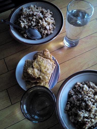 KEDAI BANG TOBIE (SOTO & AYAM GEPREK)