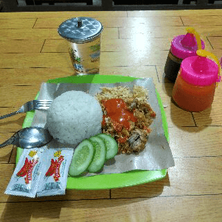 KEDAI BANG TOBIE (SOTO & AYAM GEPREK)