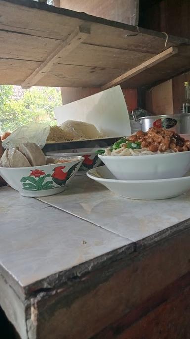 MIE AYAM & BAKSO KAROMAH