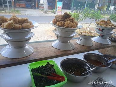 RUMAH MAKAN BUNGO TANJUANG SERANG