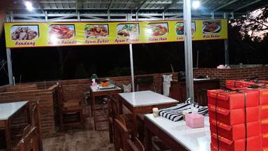 RUMAH MAKAN SELERA BARU