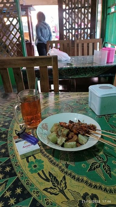 SATE AYAM & KAMBING SURA MADU