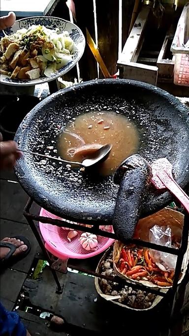 SOTO GADO-GADO NN