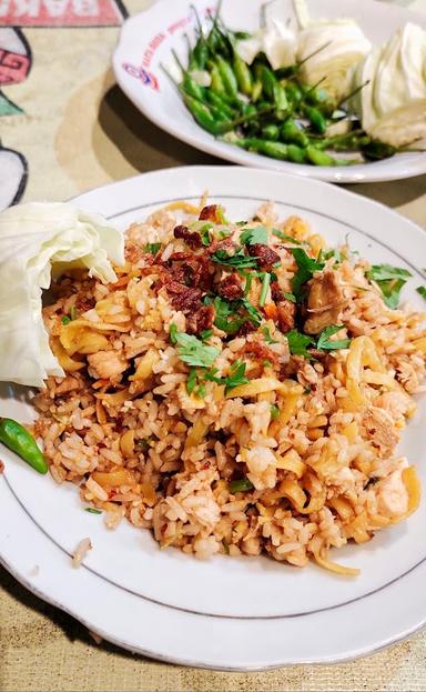 WARUNG BAKMI HANDAYANI