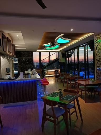 KARANG ROOFTOP & BAR