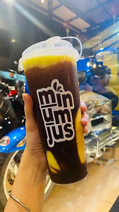 MINUM JUS - PIK