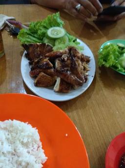 Photo's Ayam Bakar 7 Saudara