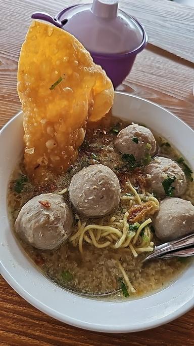 BAKSO SOLO SAMRAT GOLF ISLAND PIK