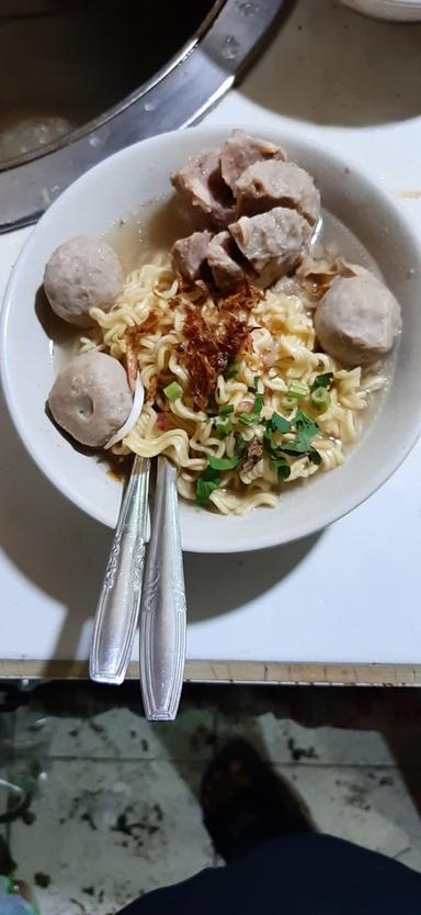 BASO SAPI ASLI DAN MIE AYAM IDOLA