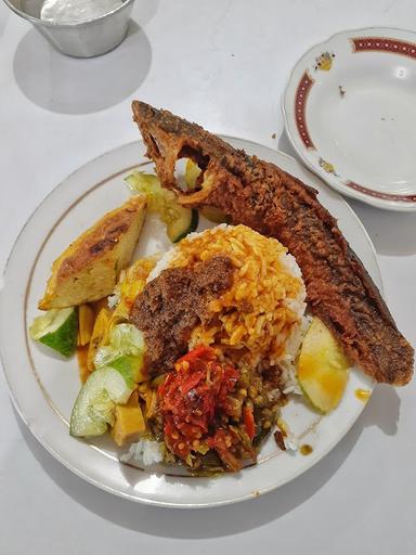 RUMAH MAKAN SAHABAT AMPERA