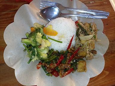 WARUNG MAKAN BU WIWI