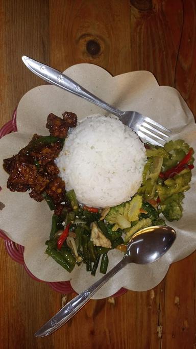 WARUNG MAKAN BU WIWI