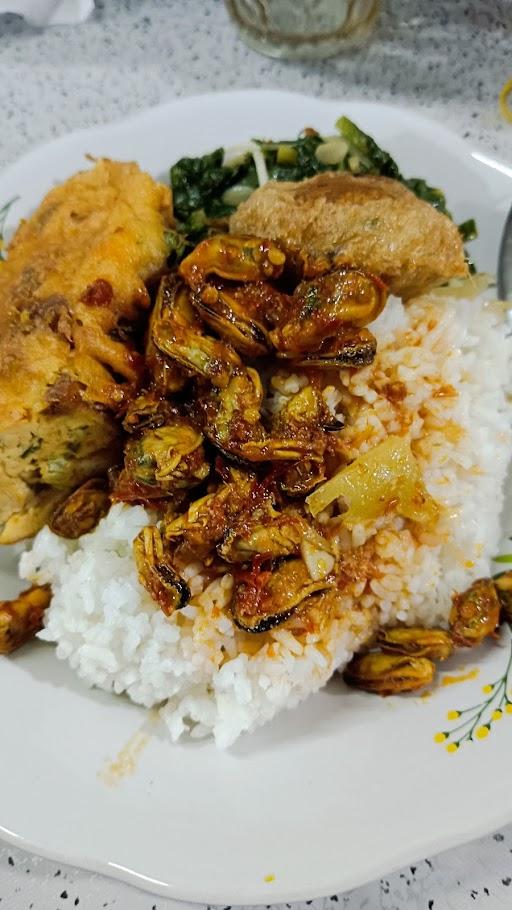 WARUNG NASI NUR