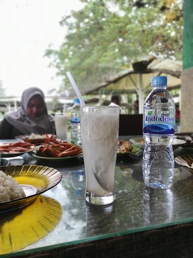 PERCUT TEMPAT MAKAN IKAN