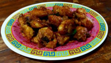 CHINESE FOOD SINGKAWANG 999 - 山口洋