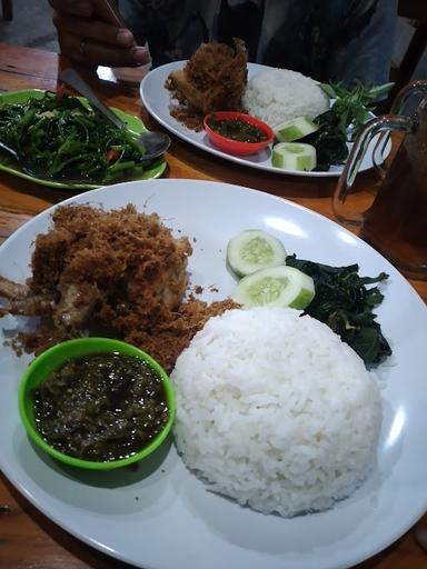 AJAM GORENG POP TEMANGGOENGAN