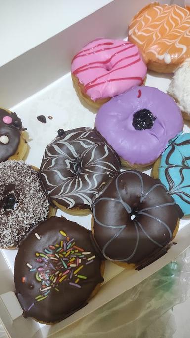 DONAT MADU