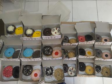 DONAT MADU